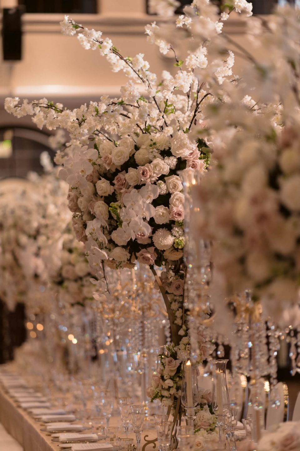 john emmanuel floral arrangement on wedding day