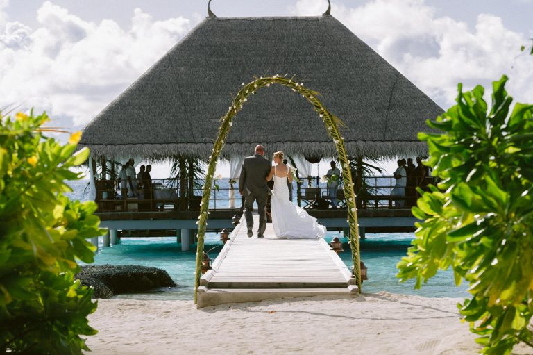 Read more about the article Small and Intimate Wedding Ideas for 2025