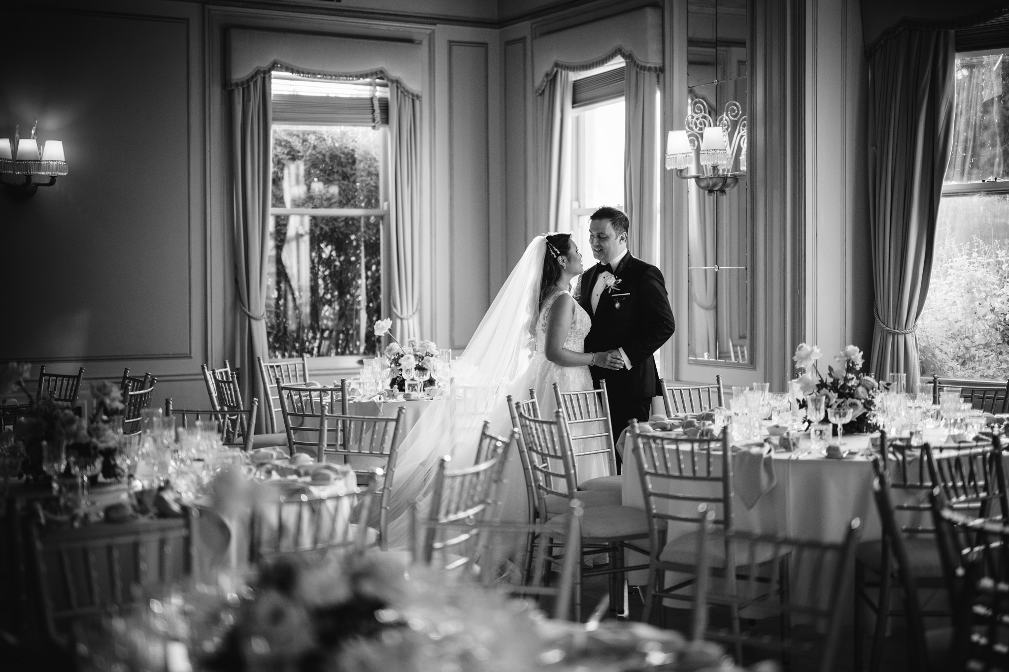 bride and groom at Rippon Lea mansion Wedding reception