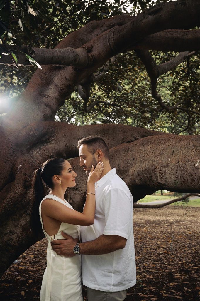 couple photographed in the Carlton Gardens