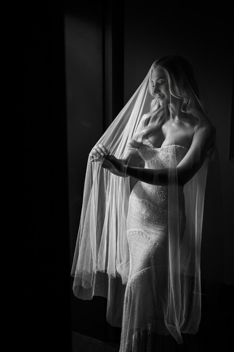 Read more about the article 5 Reasons You Should Wear a Wedding Veil